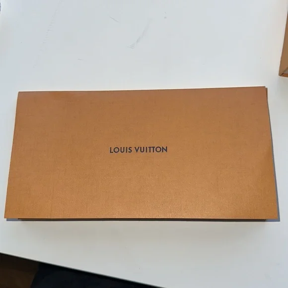 Louis Vuitton EMPTY Gift Set: Box, Envelope, Card, and Ribbon - Picture 2 of 9